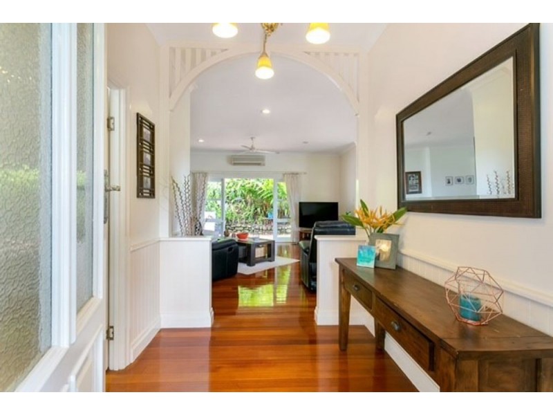 24 Oceanview Place, Mooroobool QLD 4870