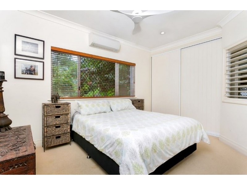 24 Oceanview Place, Mooroobool QLD 4870