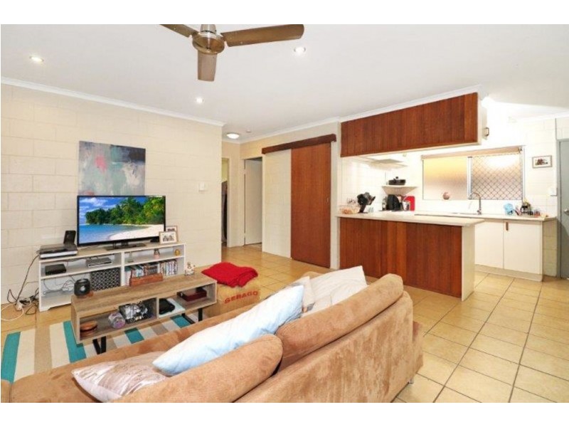 2 Denman Close, Manoora QLD 4870