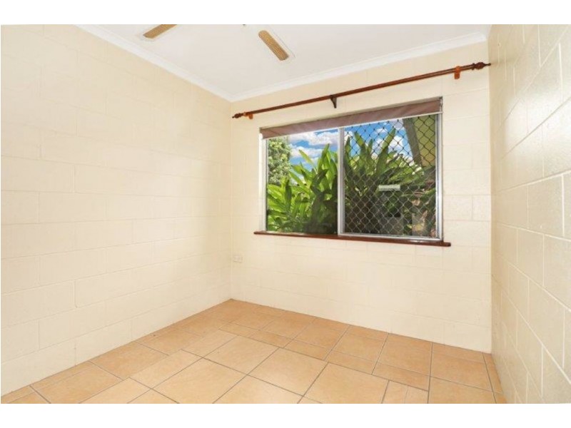 2 Denman Close, Manoora QLD 4870