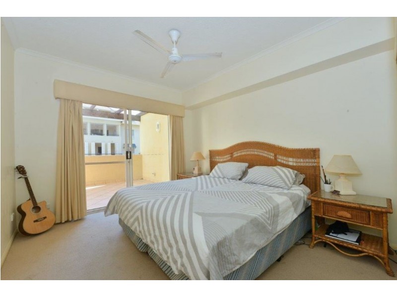 404/2 Greenslopes Street, Cairns North QLD 4870