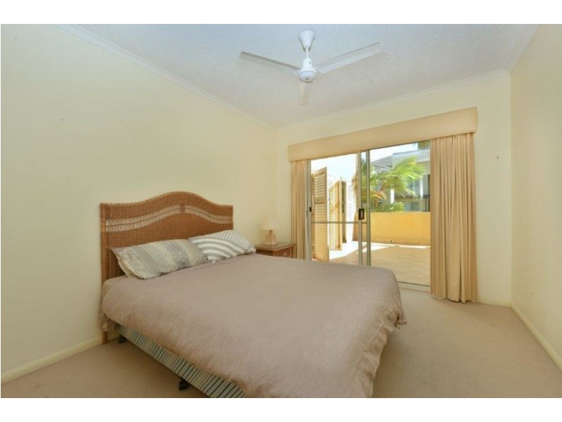 404/2 Greenslopes Street, Cairns North QLD 4870