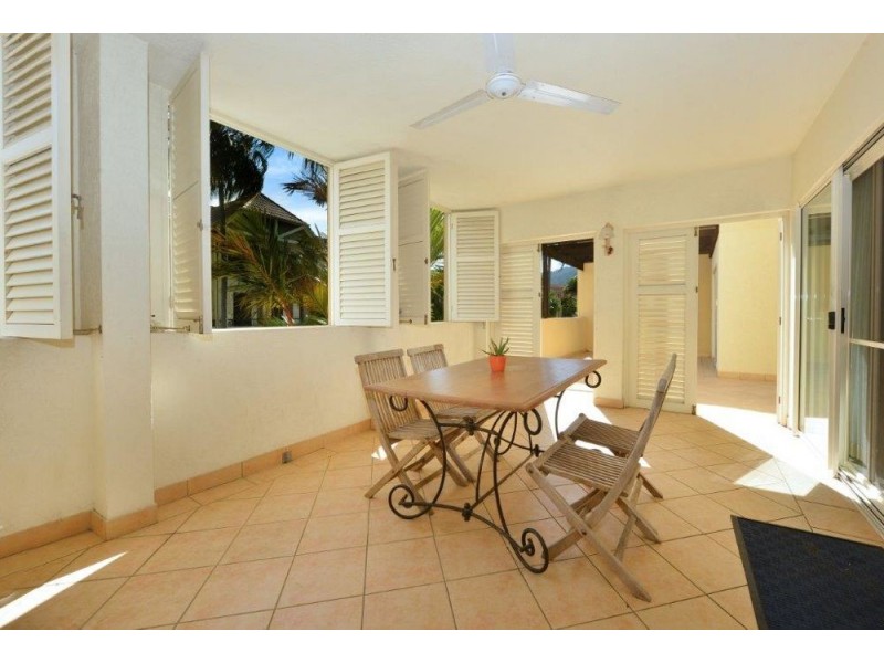 404/2 Greenslopes Street, Cairns North QLD 4870