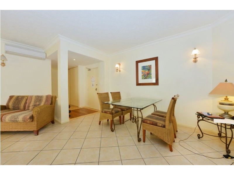 404/2 Greenslopes Street, Cairns North QLD 4870