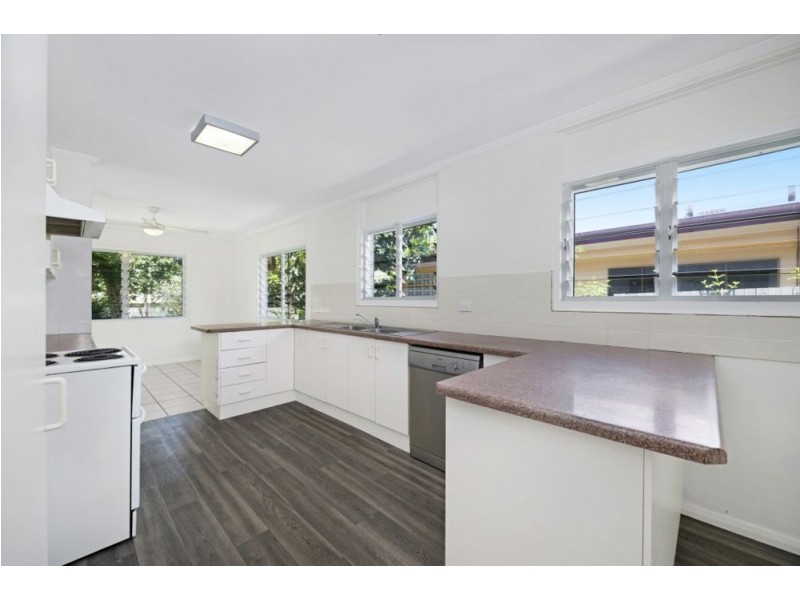 46 Heavey Crescent, Whitfield QLD 4870