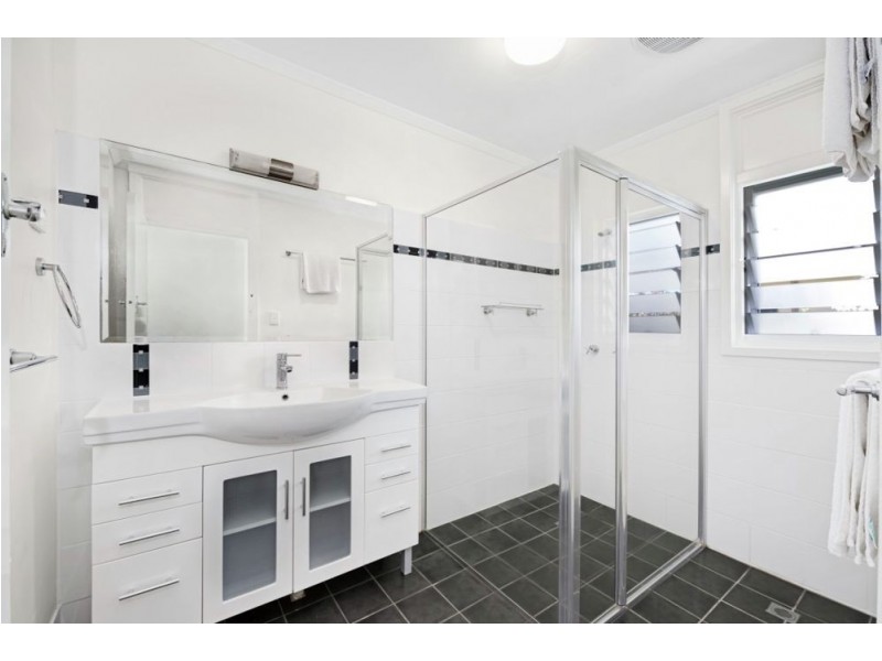 46 Heavey Crescent, Whitfield QLD 4870