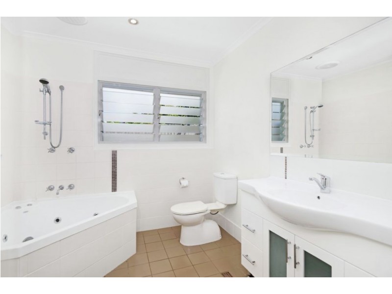 46 Heavey Crescent, Whitfield QLD 4870