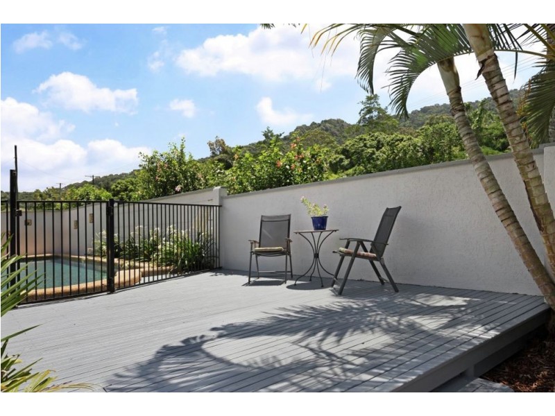 46 Heavey Crescent, Whitfield QLD 4870
