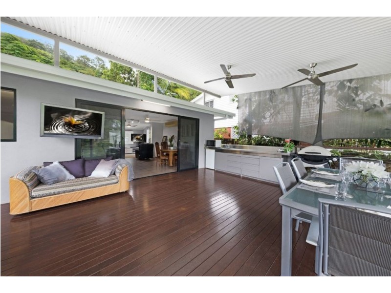 129 Hillview Crescent, Whitfield QLD 4870