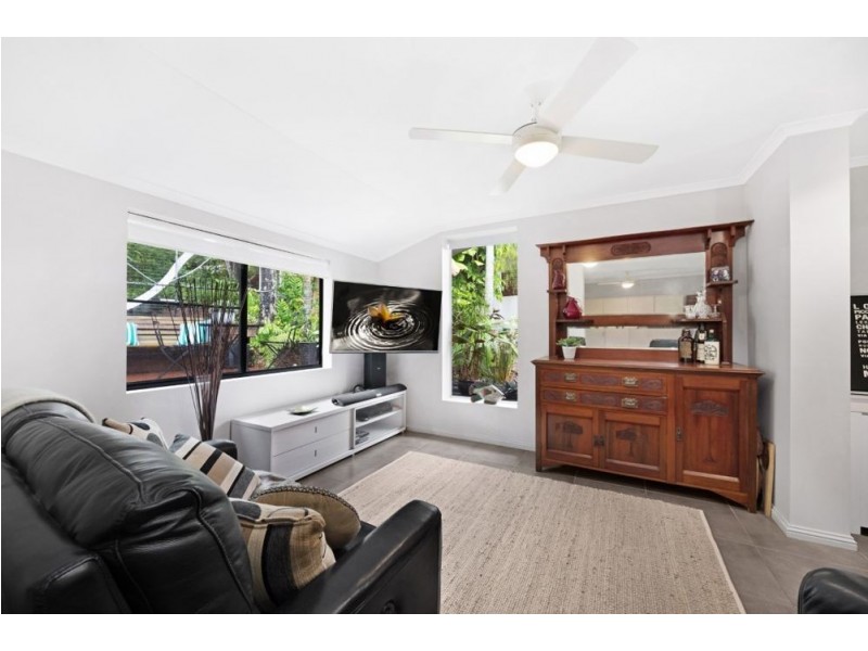 129 Hillview Crescent, Whitfield QLD 4870