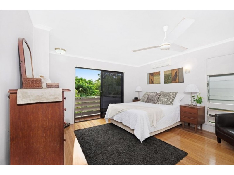 129 Hillview Crescent, Whitfield QLD 4870