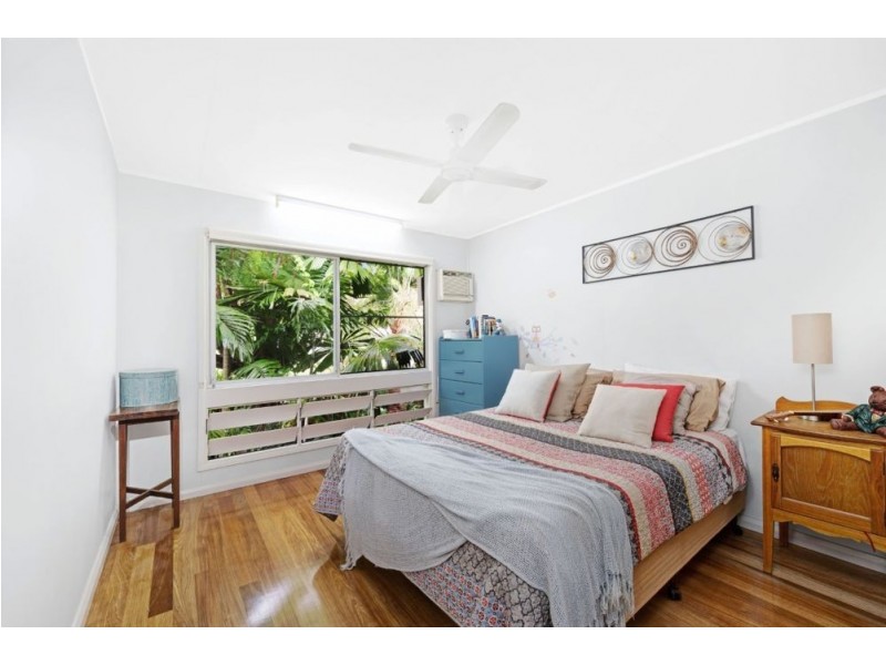 129 Hillview Crescent, Whitfield QLD 4870