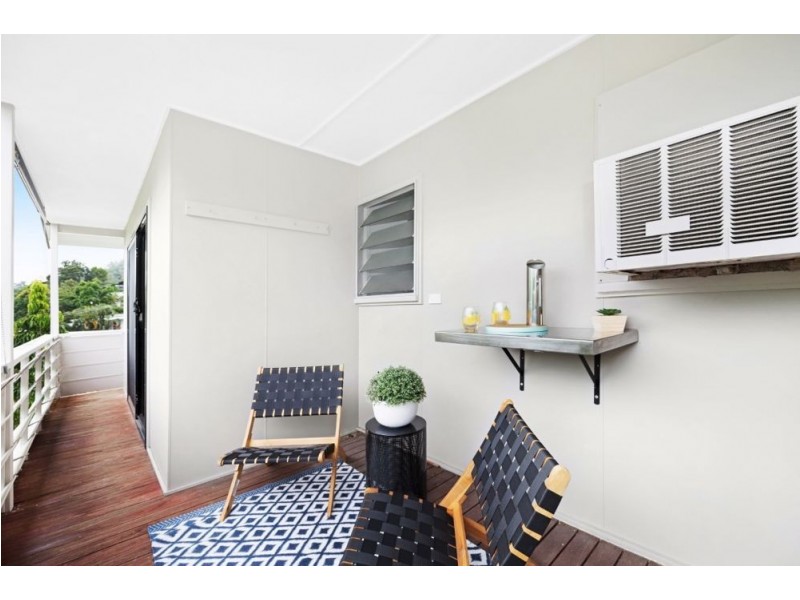 129 Hillview Crescent, Whitfield QLD 4870