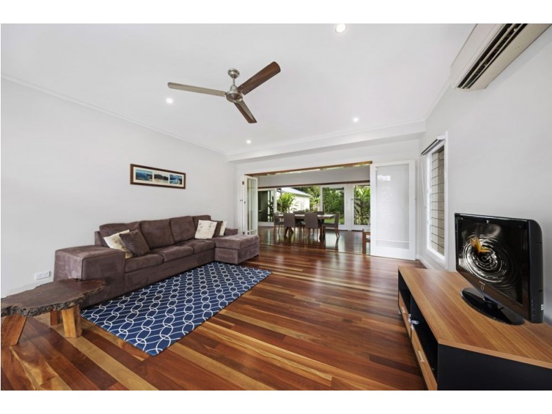 14 Draper Place, Whitfield QLD 4870