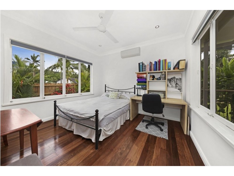 14 Draper Place, Whitfield QLD 4870
