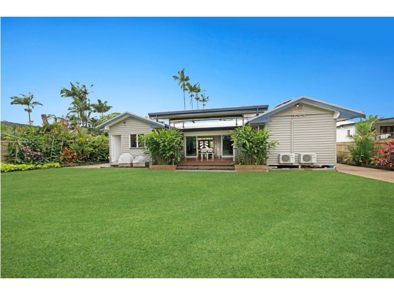 14 Draper Place, Whitfield QLD 4870