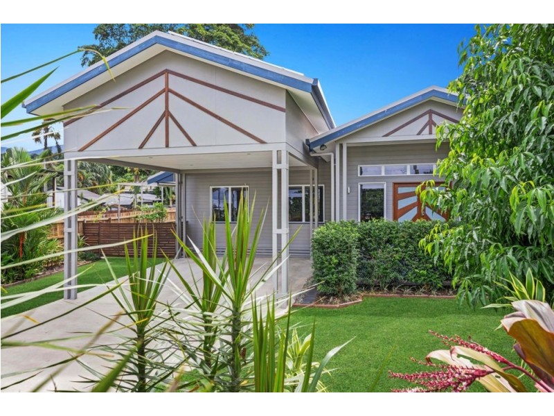 14 Draper Place, Whitfield QLD 4870