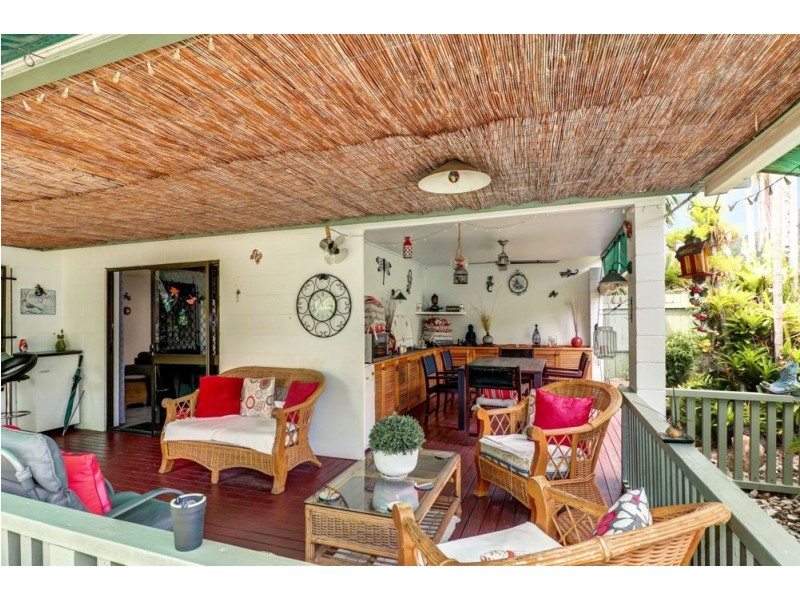 22 Barrine Court, Caravonica QLD 4878