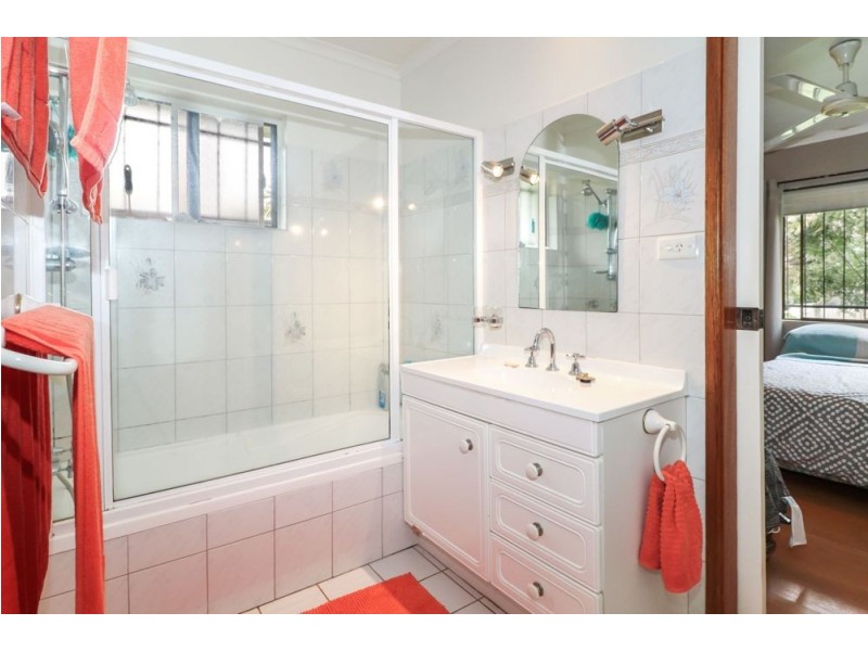 22 Barrine Court, Caravonica QLD 4878