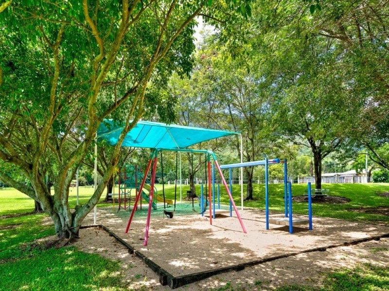 22 Barrine Court, Caravonica QLD 4878