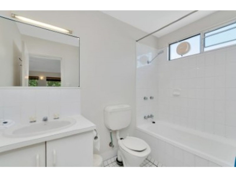 12/239 Lake Street, Cairns City QLD 4870