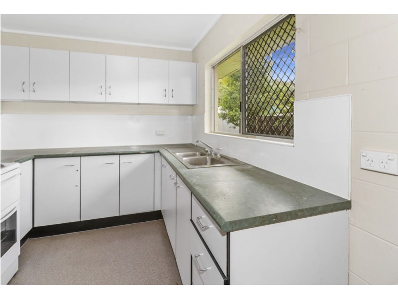 106 Murray Street, Manoora QLD 4870