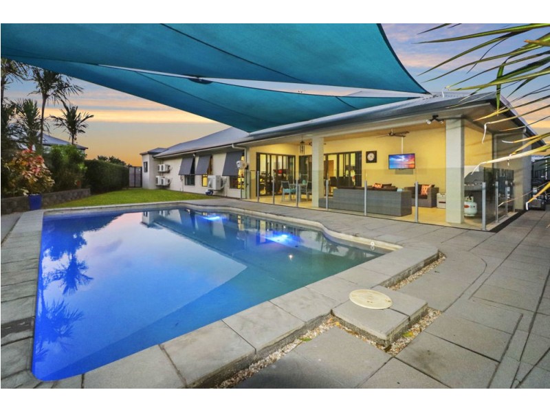 30 Norfolk Circuit, Redlynch QLD 4870
