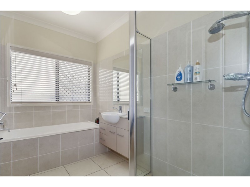 30 Norfolk Circuit, Redlynch QLD 4870