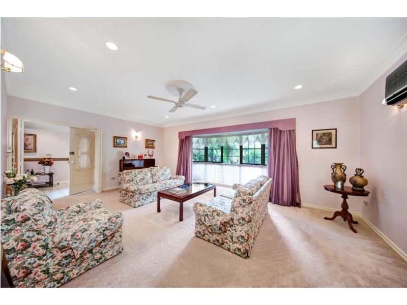18 Gloucester Street, Whitfield QLD 4870