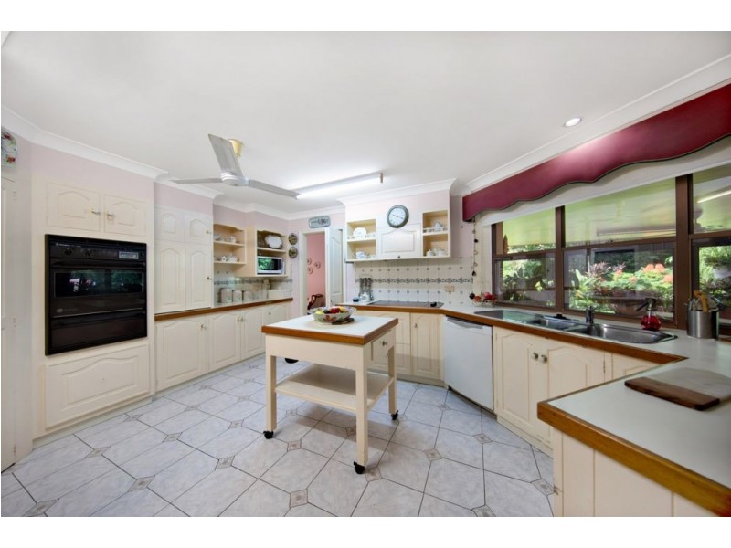 18 Gloucester Street, Whitfield QLD 4870
