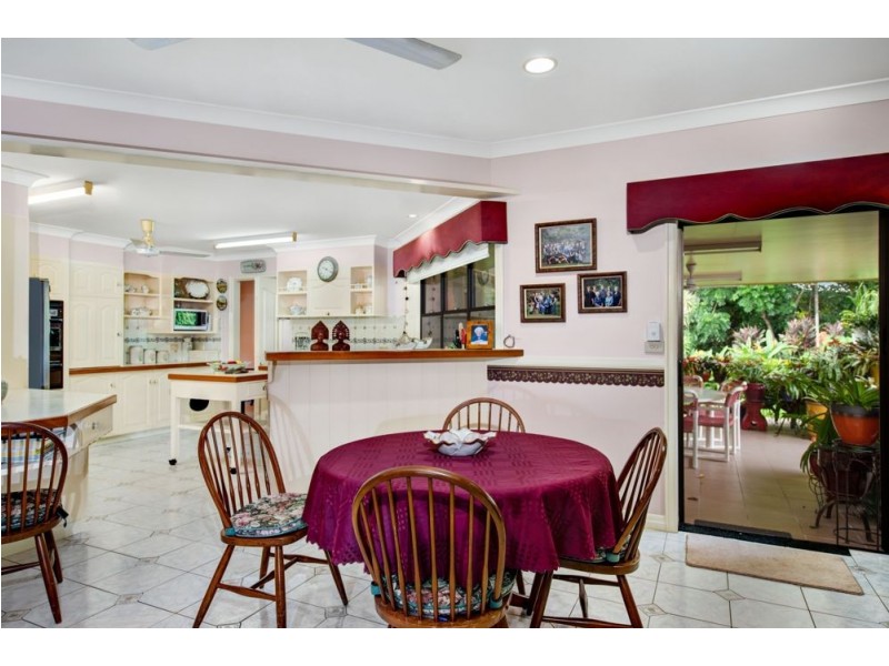 18 Gloucester Street, Whitfield QLD 4870