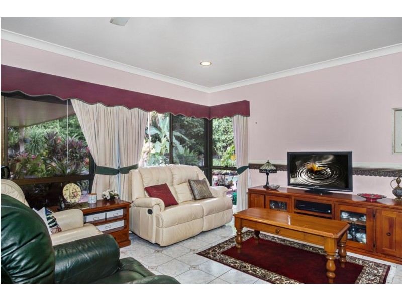 18 Gloucester Street, Whitfield QLD 4870