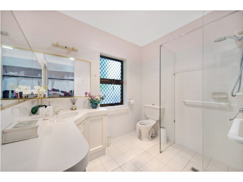 18 Gloucester Street, Whitfield QLD 4870