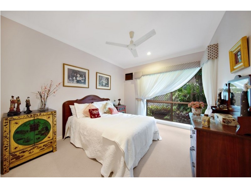 18 Gloucester Street, Whitfield QLD 4870
