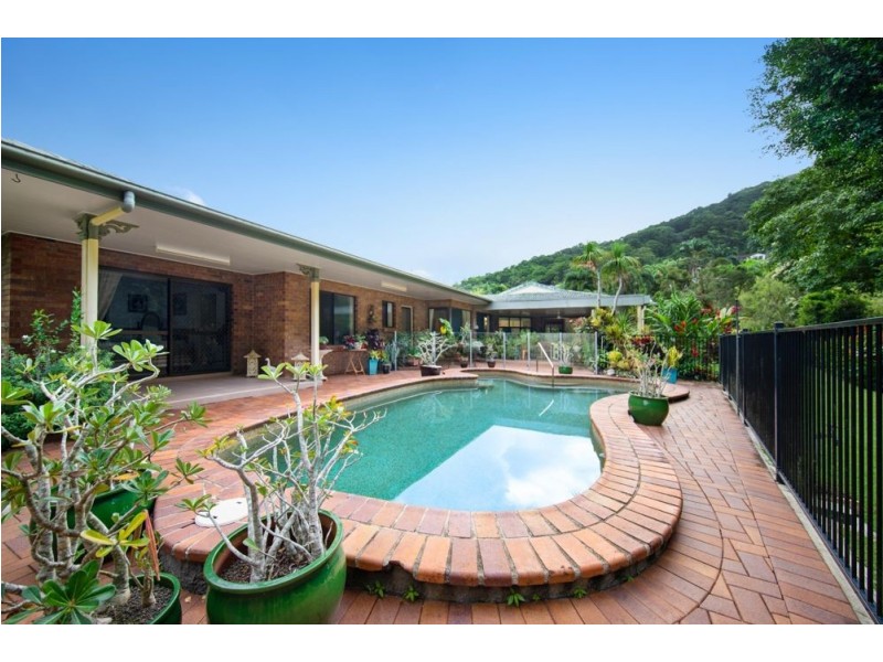 18 Gloucester Street, Whitfield QLD 4870