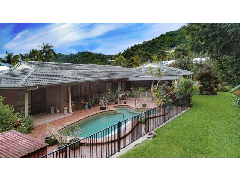 18 Gloucester Street, Whitfield QLD 4870
