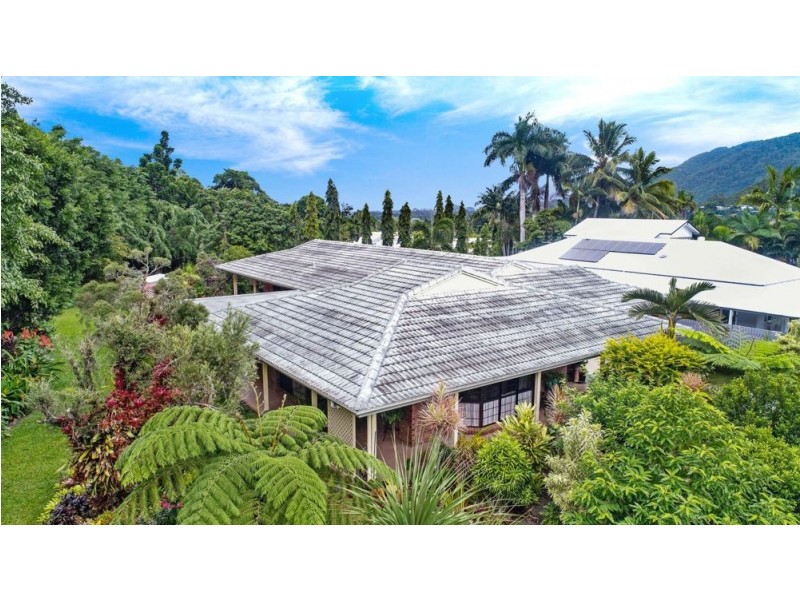 18 Gloucester Street, Whitfield QLD 4870