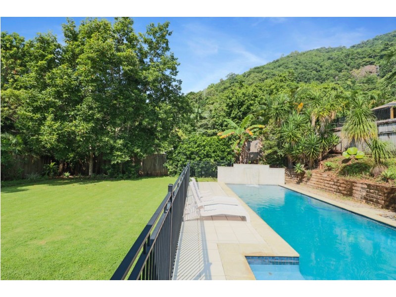 13 Yellowfin Close, Kanimbla QLD 4870