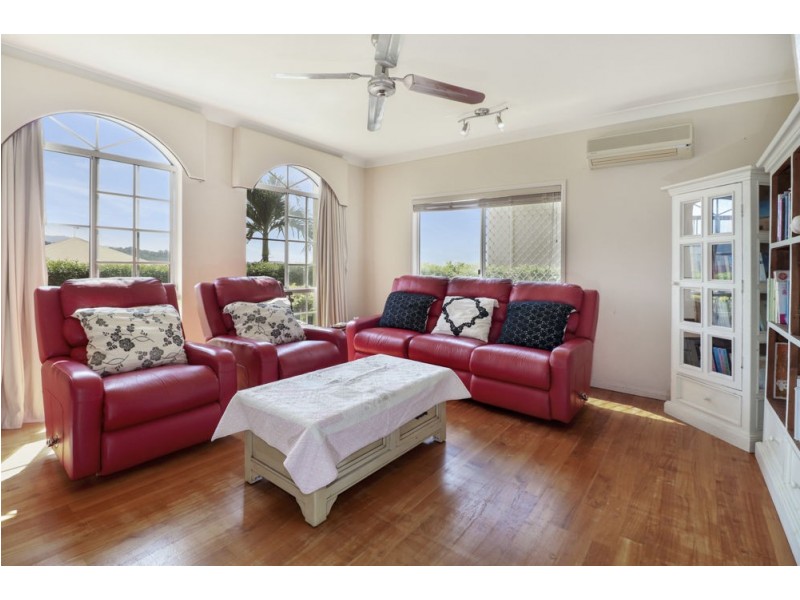 13 Yellowfin Close, Kanimbla QLD 4870
