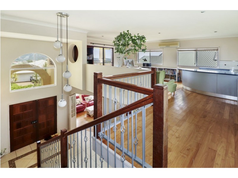 13 Yellowfin Close, Kanimbla QLD 4870