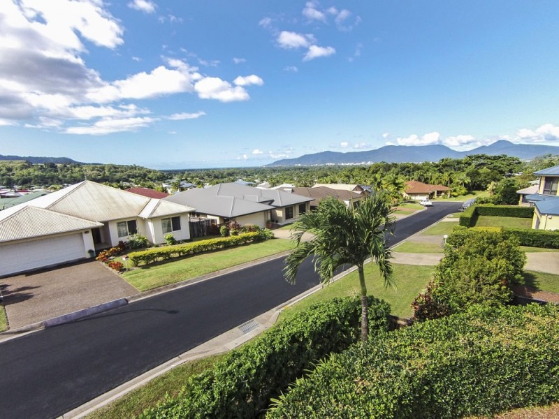 13 Yellowfin Close, Kanimbla QLD 4870