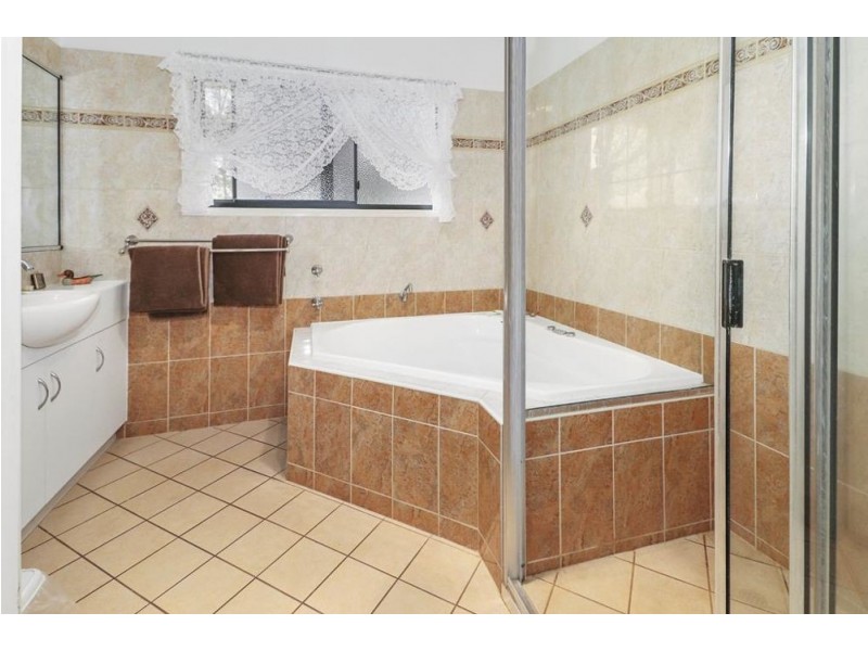 17 -19 Black Gully Road, Tinaroo QLD 4872