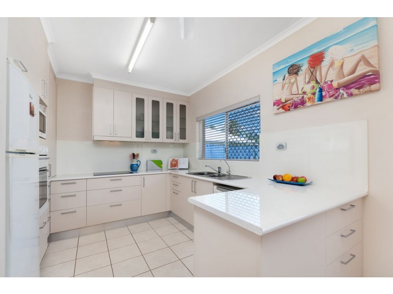 17 Meston Crescent, Brinsmead QLD 4870