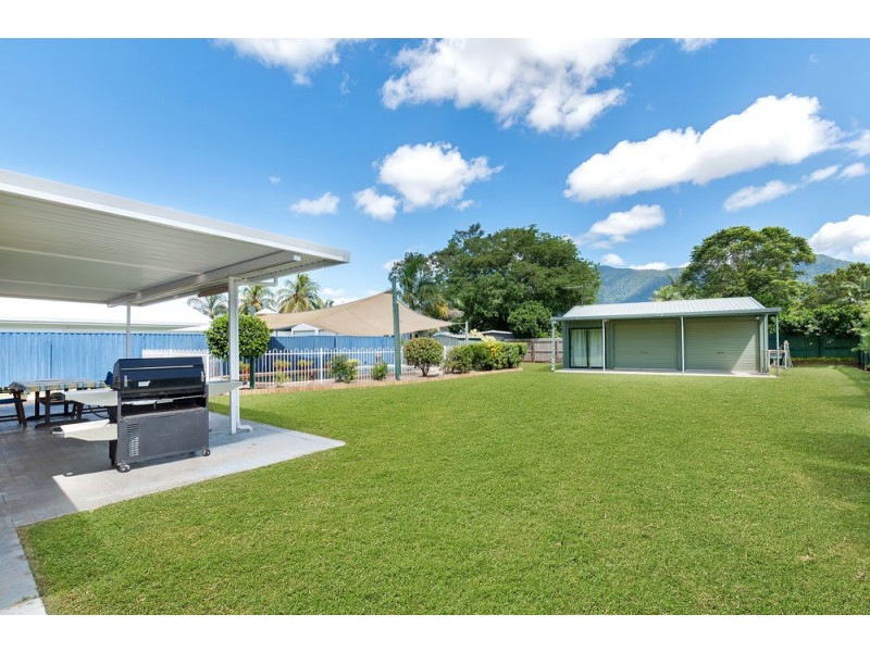 17 Meston Crescent, Brinsmead QLD 4870