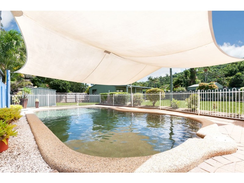 17 Meston Crescent, Brinsmead QLD 4870