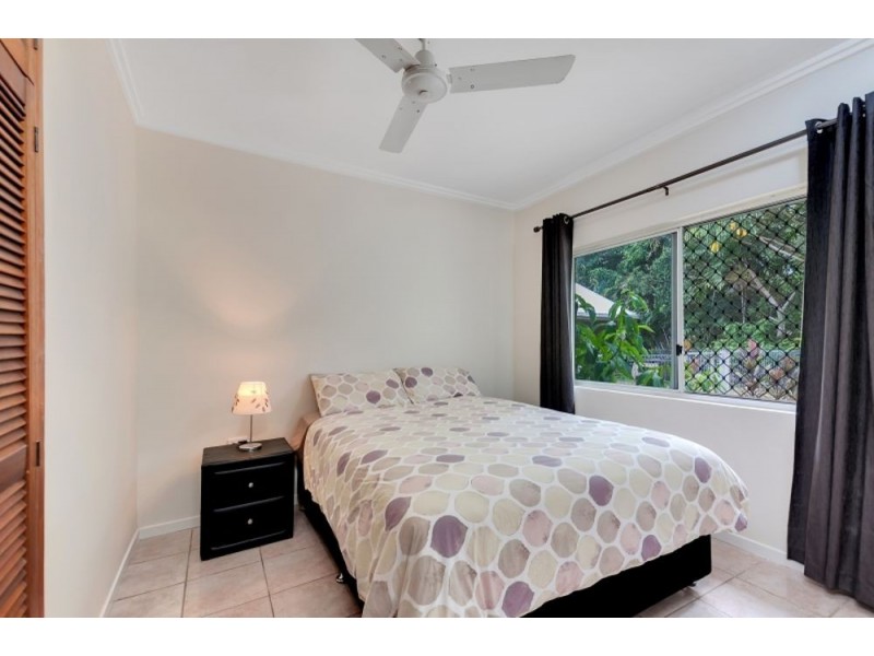 2/106 Wistaria Street, Holloways Beach QLD 4878