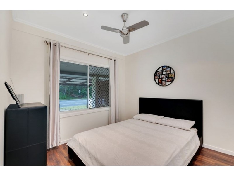 2/106 Wistaria Street, Holloways Beach QLD 4878