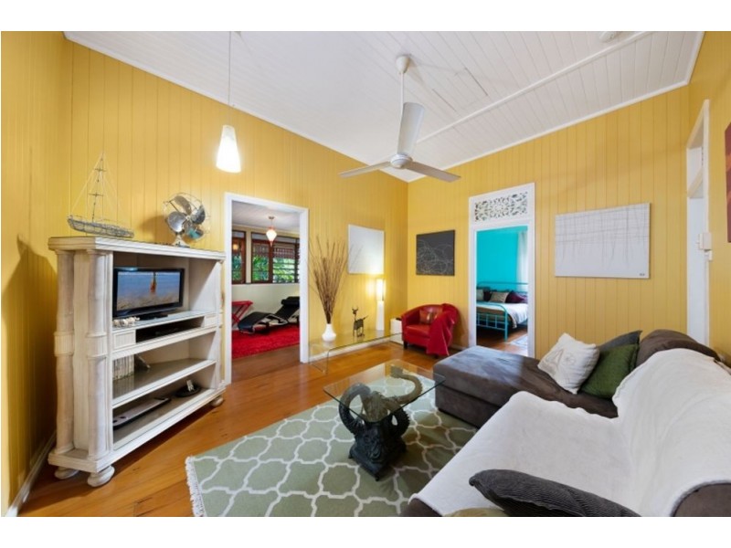 372-374 Draper Street, Parramatta Park QLD 4870