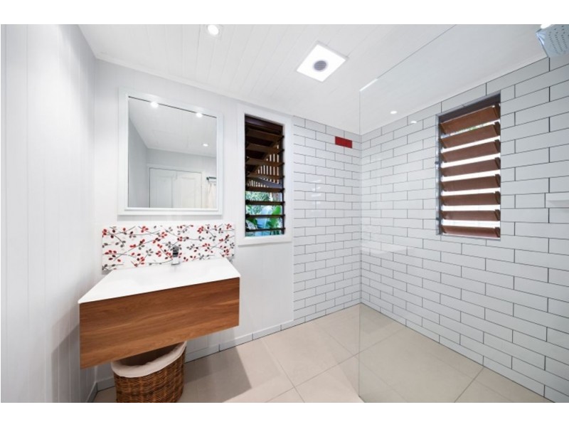 372-374 Draper Street, Parramatta Park QLD 4870