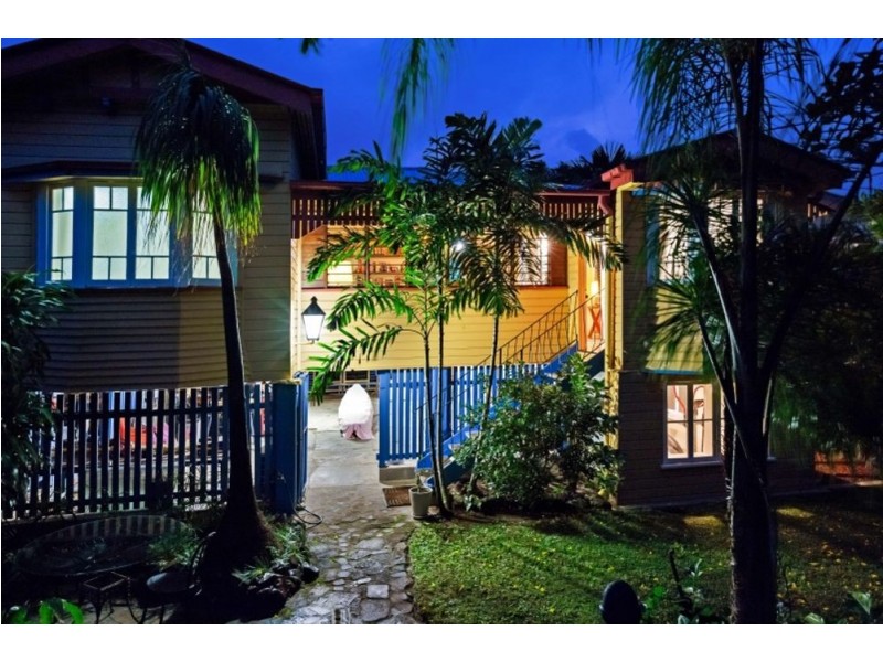 372-374 Draper Street, Parramatta Park QLD 4870